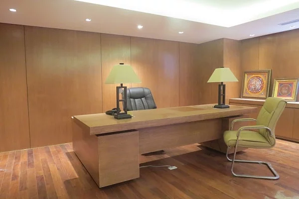 Vách phòng giám đốc ốp gỗ Veneer Phòng giám đốc ốp gỗ Veneer