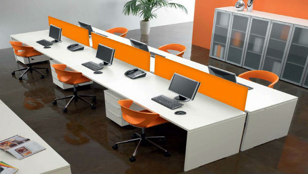 Màu sắc vách ngăn phải hài hòa với các nội thất khác trong văn phòng