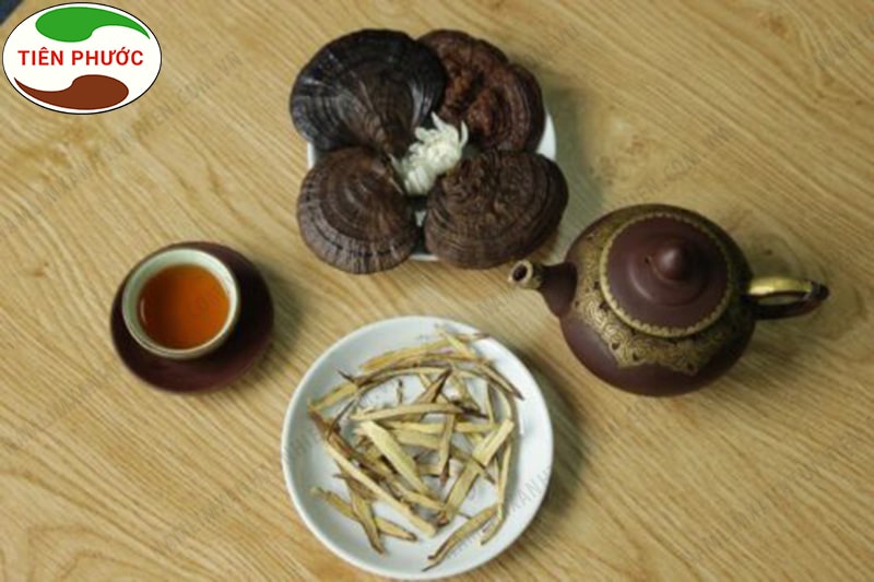 Sắc nước hay hãm trà là những cách sử dụng nấm lim xanh phổ biến nhất